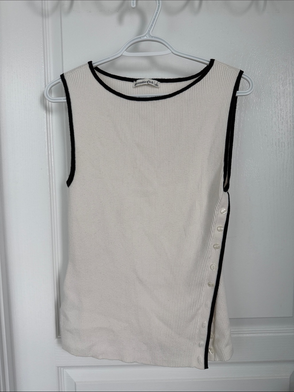 Abercrombie & Fitch Ribbed Side-Button Tank Top White & Black Small